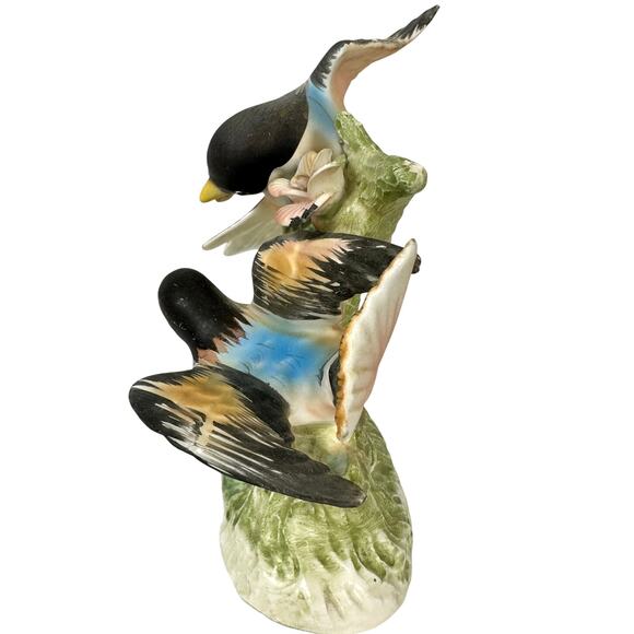 Lipper and Mann Creations Bisque “Red Robin” Figurine Birds & Delicate Flowers! - Picture 4 of 7